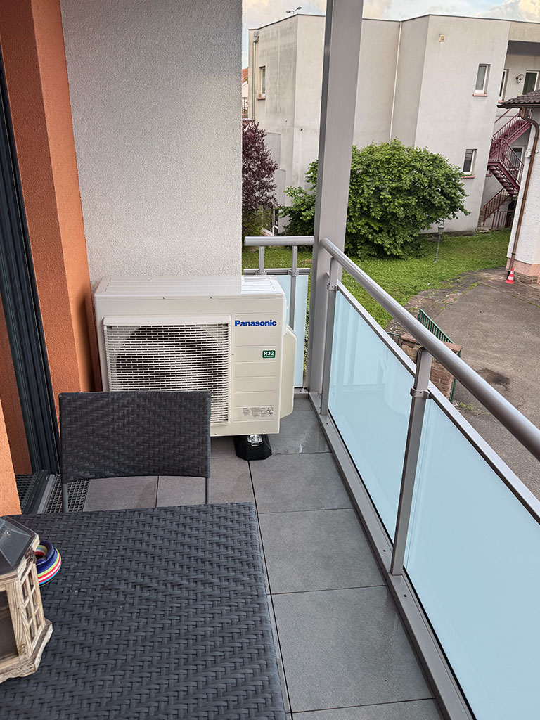 Mise en place d'une climatisation réversible pour un confort été comme hiver dans un appartement à Colmar près de Sélestat, réalisation Energeco Alsace à Obernai